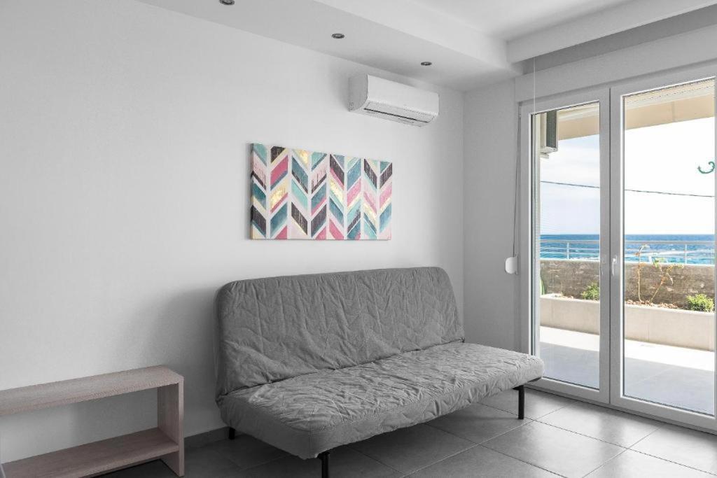 Blue Horizon 5 Apartment