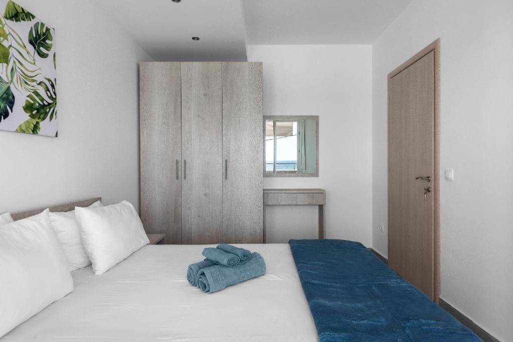 Blue Horizon 5 *