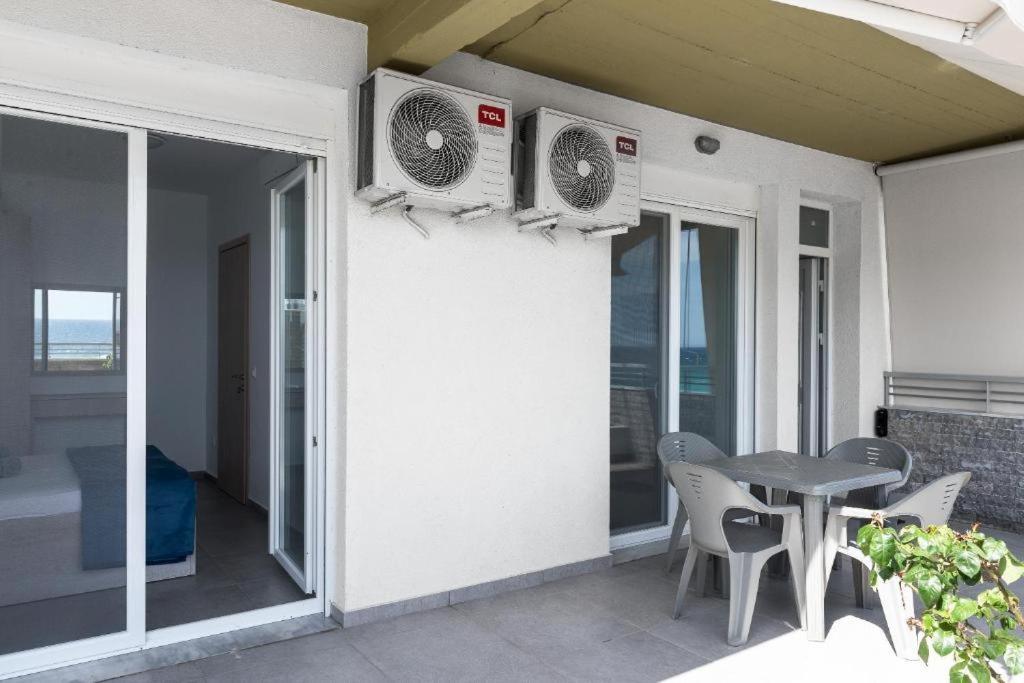 Blue Horizon 5 Apartment *